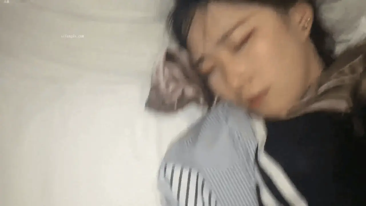 173310hee27vv08f9xe0ox.gif
